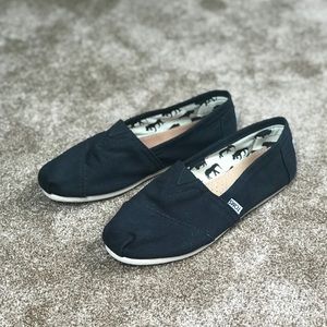 Like New Black Toms
